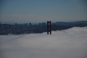 Golden Gate schovaný v mlze