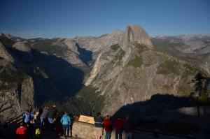 Vyhlídka nad Yosemite Village.