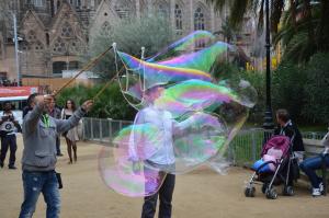 Bublina před Sagrada Familia